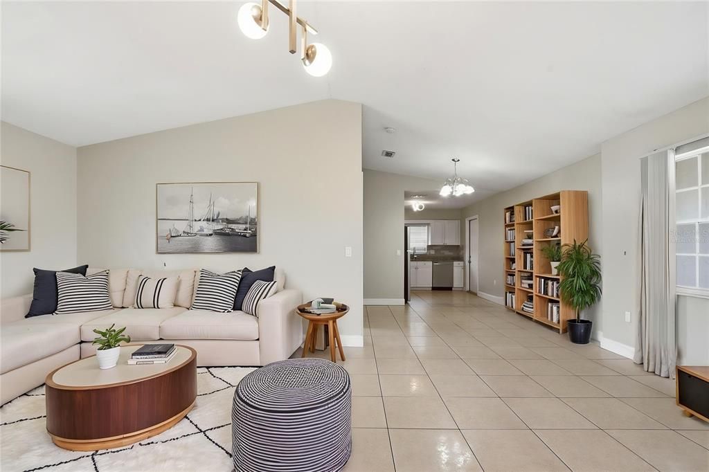 Activo con contrato: $359,999 (3 camas, 2 baños, 1160 Pies cuadrados)