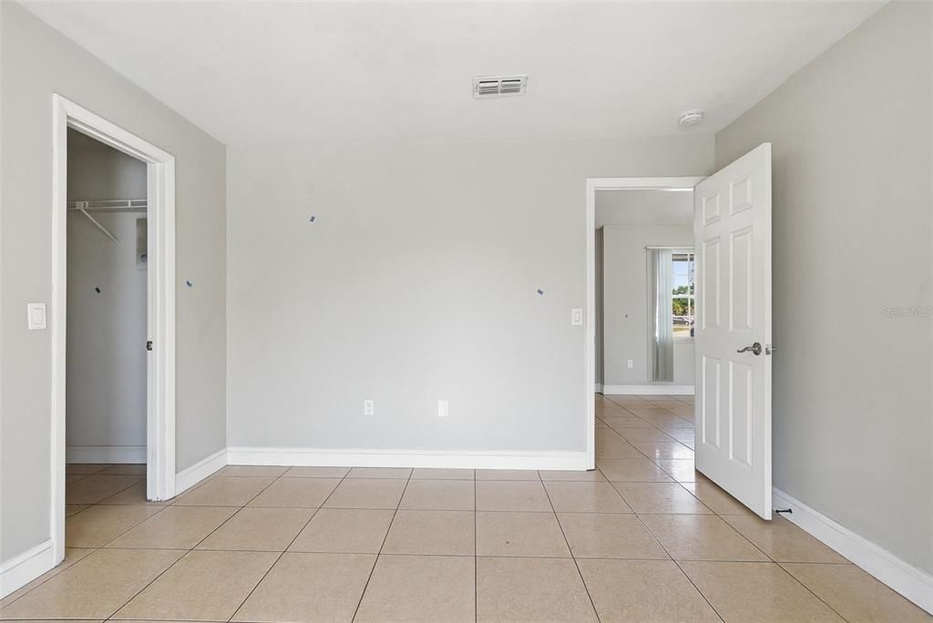 Activo con contrato: $359,999 (3 camas, 2 baños, 1160 Pies cuadrados)