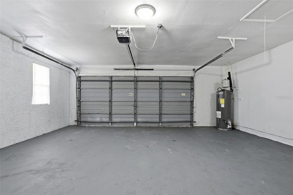 Activo con contrato: $359,999 (3 camas, 2 baños, 1160 Pies cuadrados)