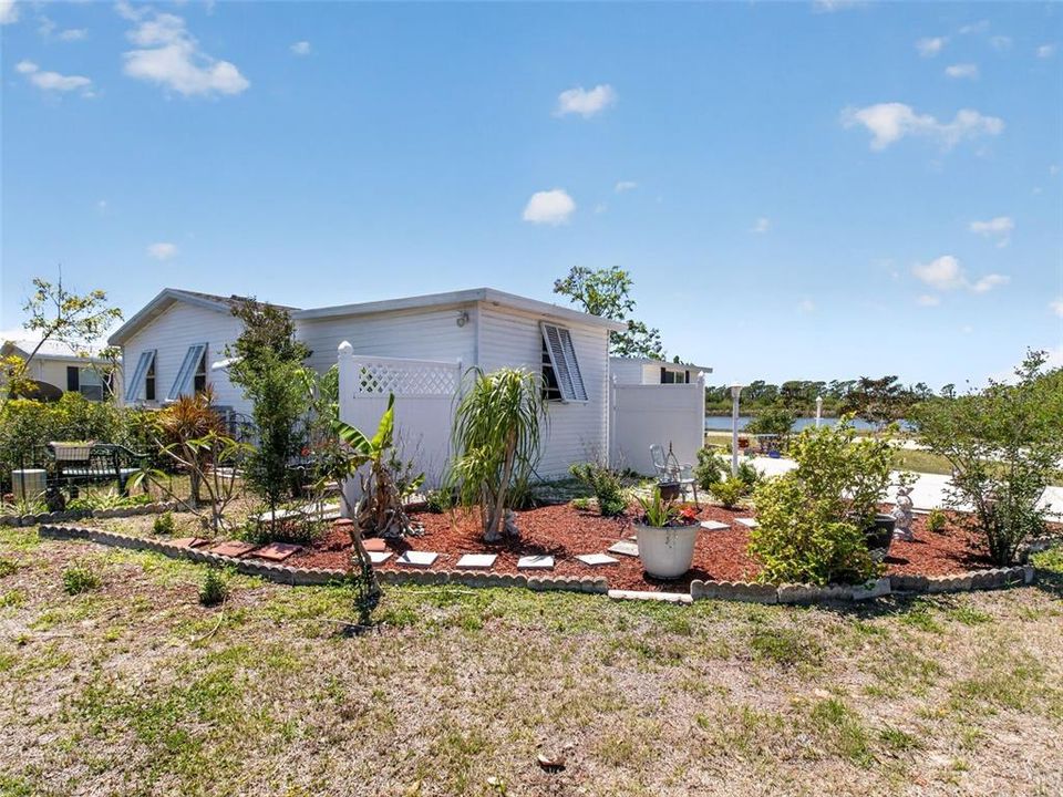 Activo con contrato: $198,000 (2 camas, 2 baños, 1296 Pies cuadrados)