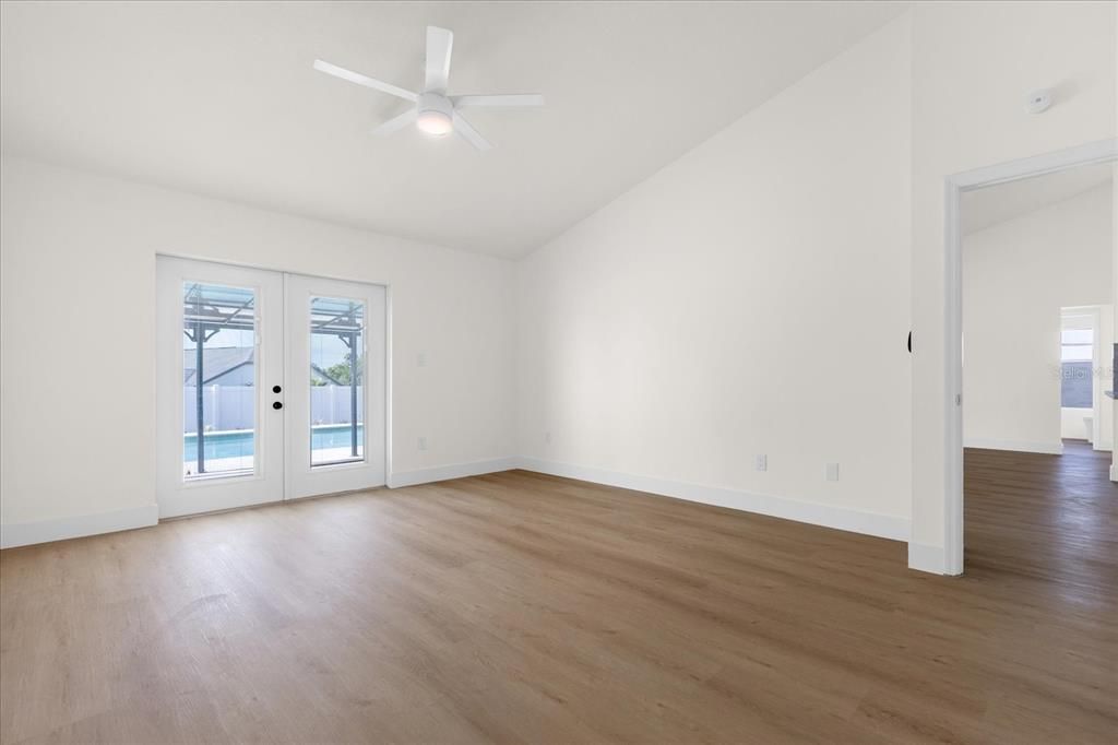 Activo con contrato: $465,000 (3 camas, 2 baños, 1593 Pies cuadrados)