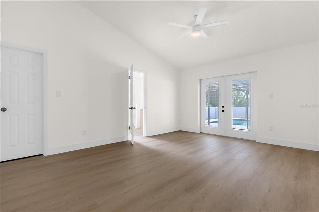 Activo con contrato: $465,000 (3 camas, 2 baños, 1593 Pies cuadrados)