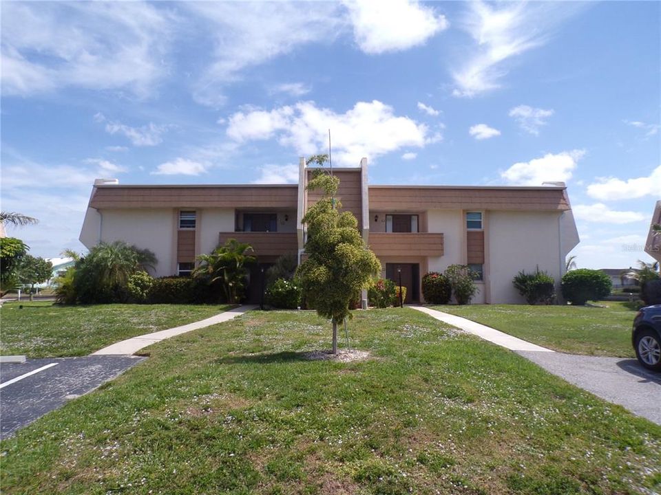 For Rent: $1,675 (2 beds, 2 baths, 1114 Square Feet)
