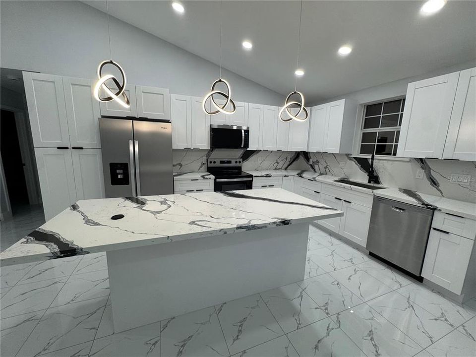 For Sale: $299,999 (3 beds, 2 baths, 2100 Square Feet)