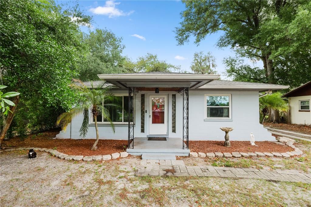 Active With Contract: $215,000 (2 beds, 1 baths, 960 Square Feet)