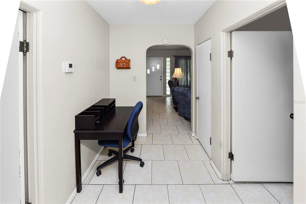 Active With Contract: $215,000 (2 beds, 1 baths, 960 Square Feet)
