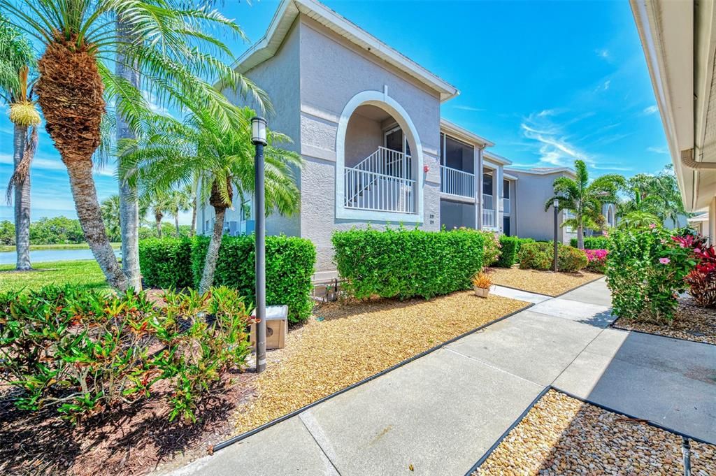 Active With Contract: $534,900 (2 beds, 2 baths, 1661 Square Feet)