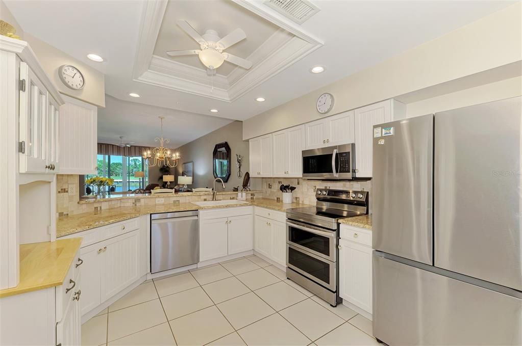Active With Contract: $534,900 (2 beds, 2 baths, 1661 Square Feet)