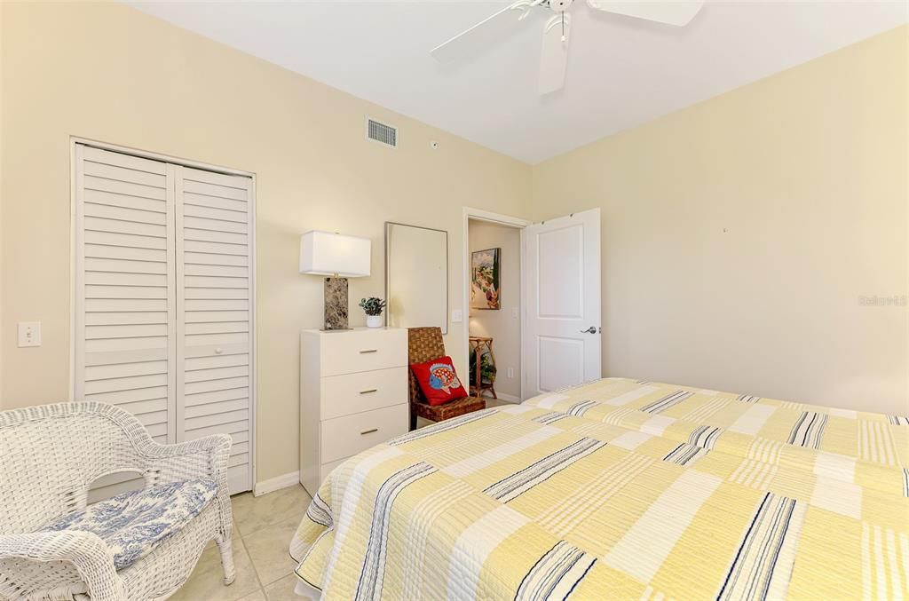 Active With Contract: $534,900 (2 beds, 2 baths, 1661 Square Feet)