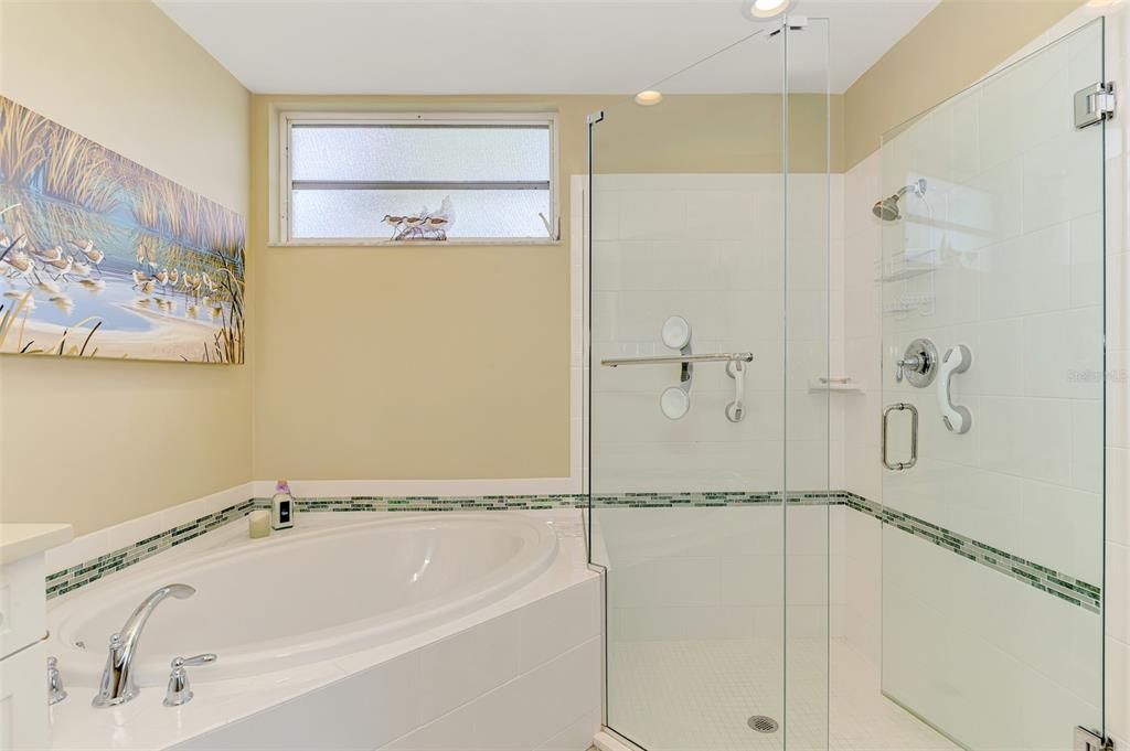 Active With Contract: $534,900 (2 beds, 2 baths, 1661 Square Feet)