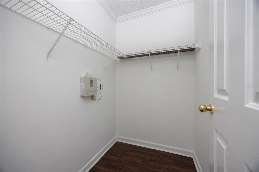 Active With Contract: $1,250 (2 beds, 2 baths, 800 Square Feet)