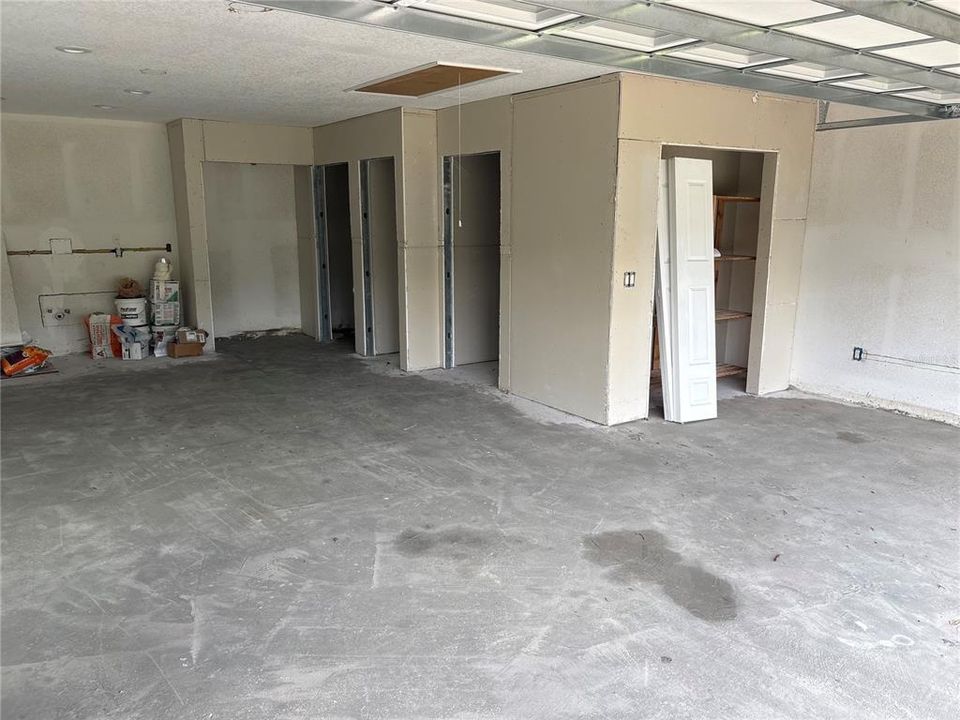 For Sale: $670,000 (4 beds, 2 baths, 1962 Square Feet)