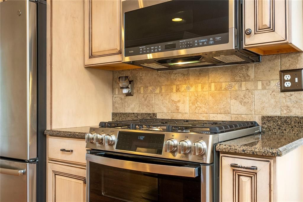 For Sale: $670,000 (4 beds, 2 baths, 1962 Square Feet)