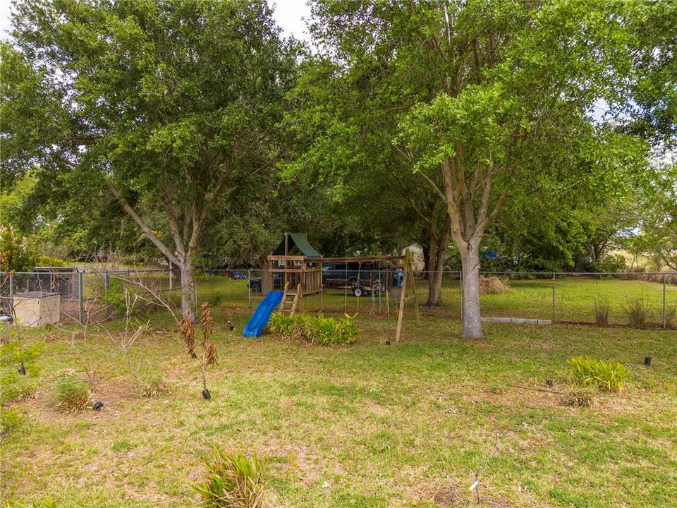 For Sale: $670,000 (4 beds, 2 baths, 1962 Square Feet)