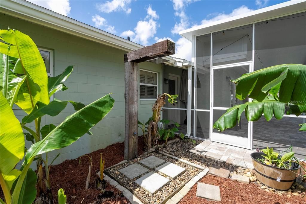 For Sale: $670,000 (4 beds, 2 baths, 1962 Square Feet)