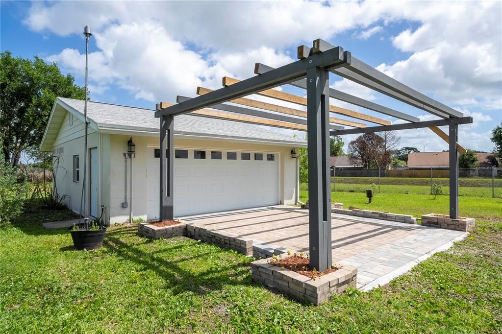 For Sale: $670,000 (4 beds, 2 baths, 1962 Square Feet)