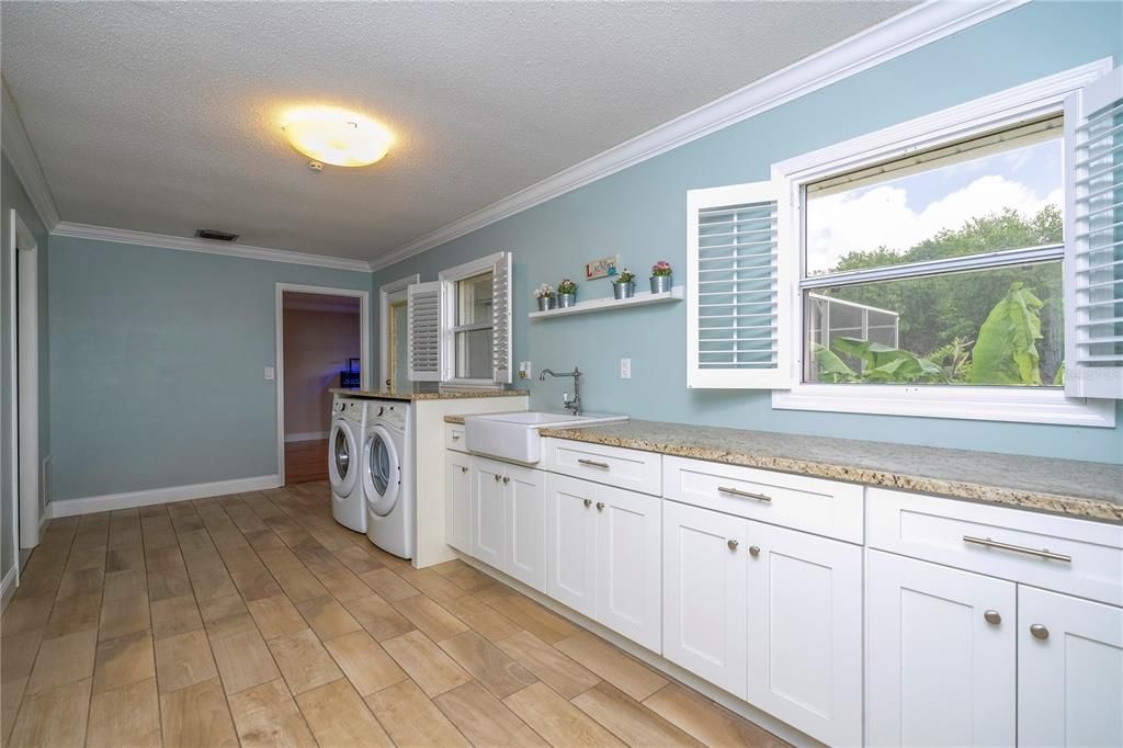 For Sale: $670,000 (4 beds, 2 baths, 1962 Square Feet)