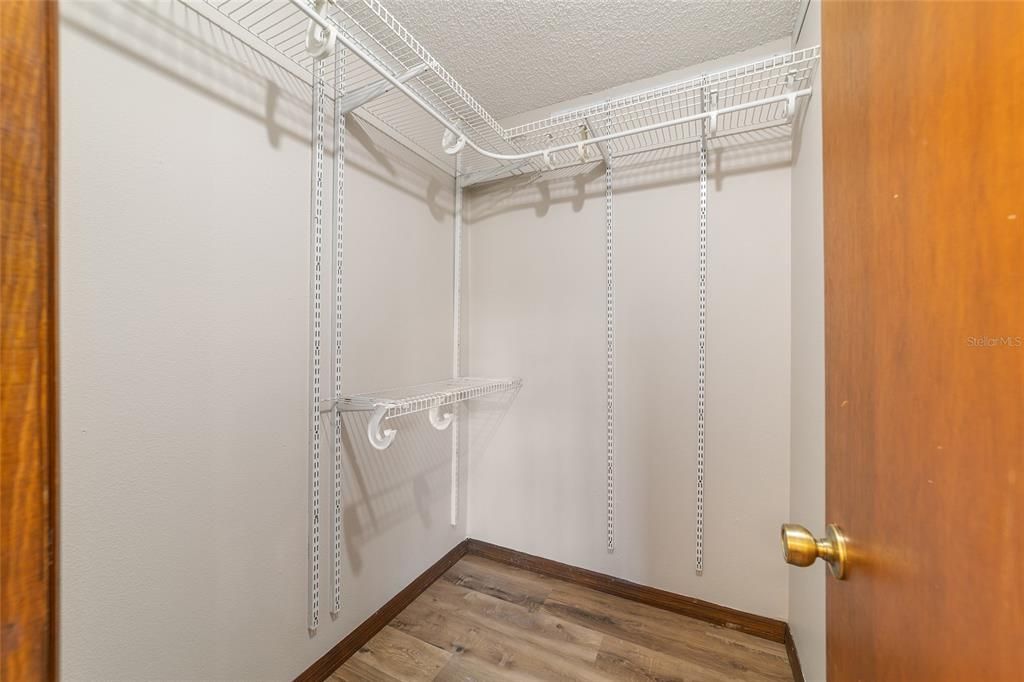 Под контрактом: $235,000 (3 спален, 2 ванн, 1423 Квадратных фут)