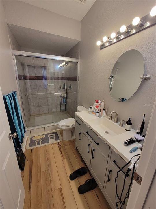 Activo con contrato: $1,975 (2 camas, 2 baños, 1405 Pies cuadrados)