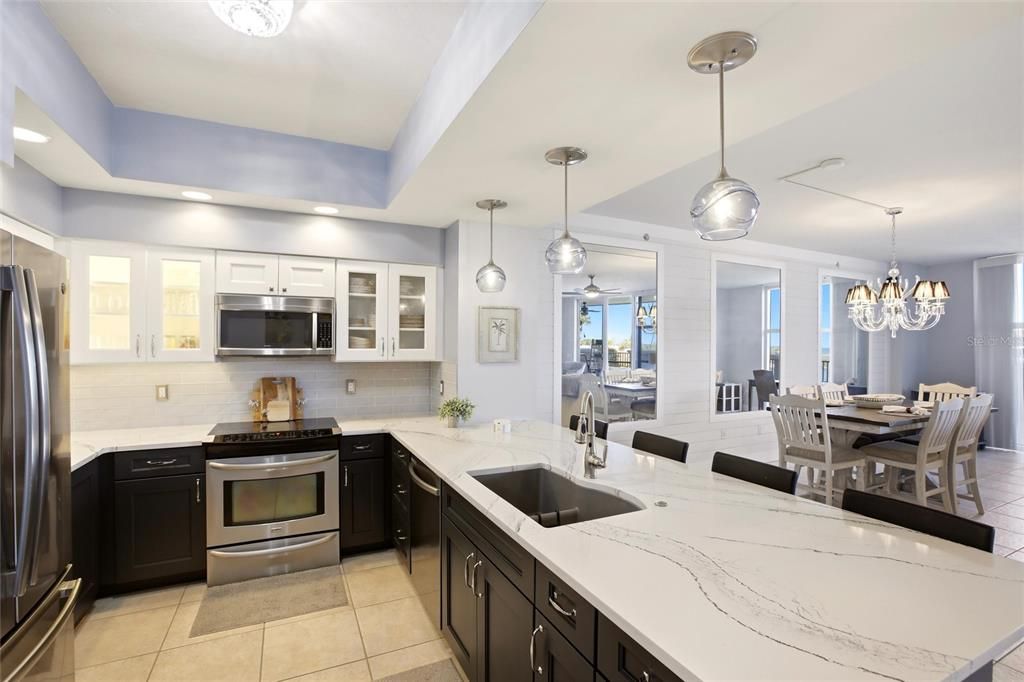 For Sale: $599,000 (3 beds, 3 baths, 2100 Square Feet)