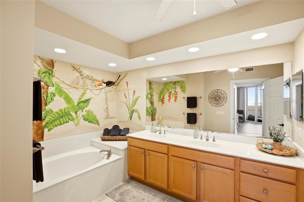 For Sale: $599,000 (3 beds, 3 baths, 2100 Square Feet)