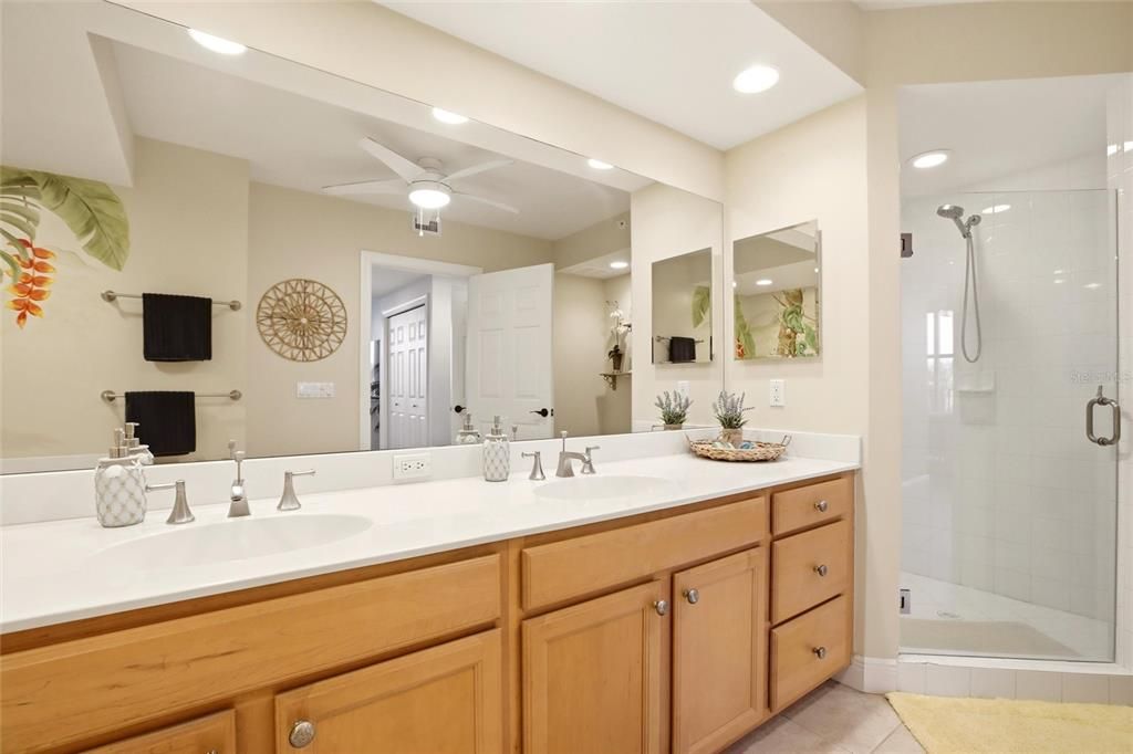 For Sale: $599,000 (3 beds, 3 baths, 2100 Square Feet)