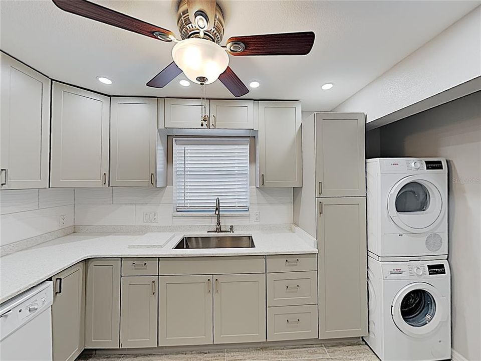 В аренду: $1,550 (2 спален, 1 ванн, 920 Квадратных фут)