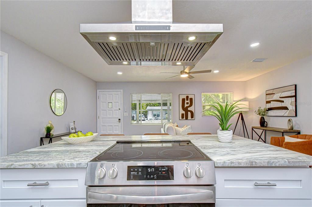Active With Contract: $500,000 (3 beds, 2 baths, 1664 Square Feet)