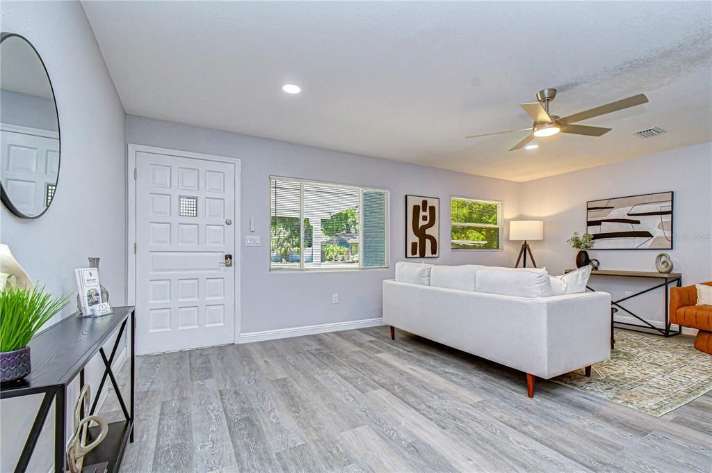 Active With Contract: $500,000 (3 beds, 2 baths, 1664 Square Feet)