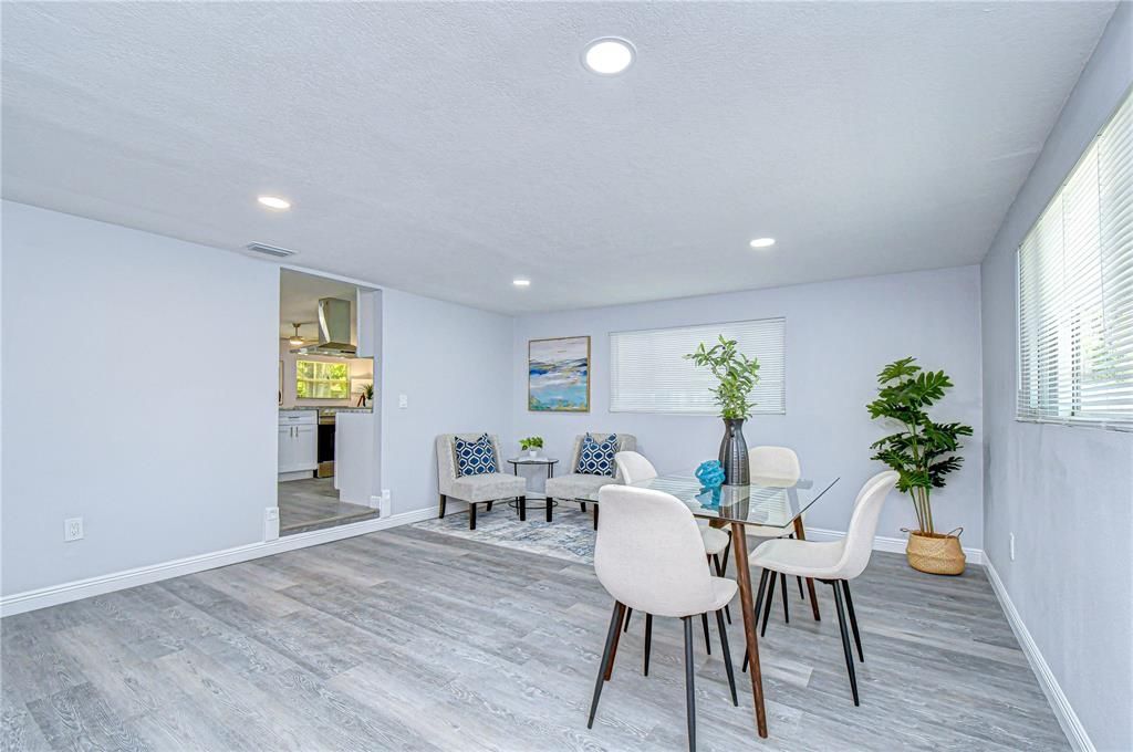 Active With Contract: $500,000 (3 beds, 2 baths, 1664 Square Feet)