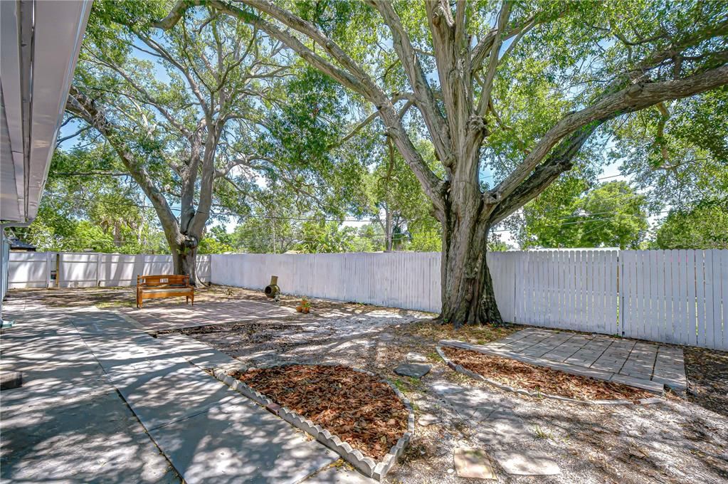 Active With Contract: $500,000 (3 beds, 2 baths, 1664 Square Feet)