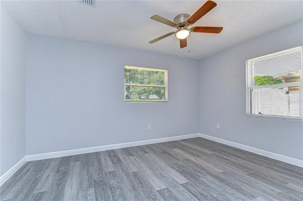 Active With Contract: $500,000 (3 beds, 2 baths, 1664 Square Feet)