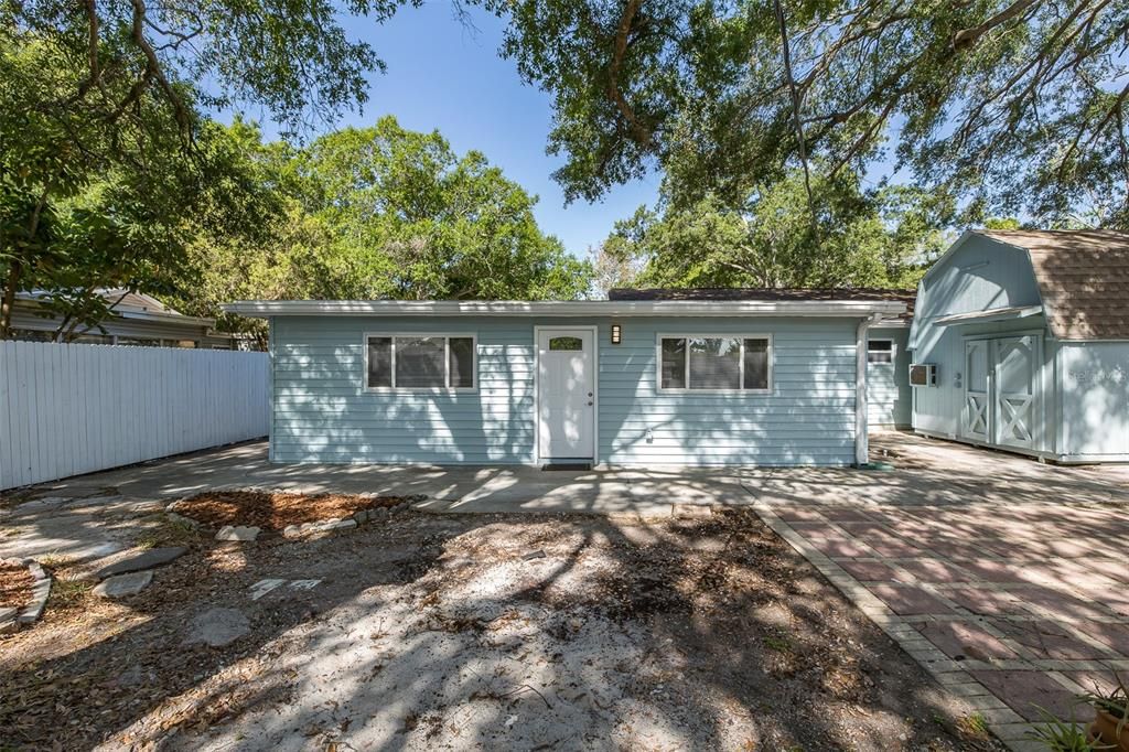 Active With Contract: $500,000 (3 beds, 2 baths, 1664 Square Feet)