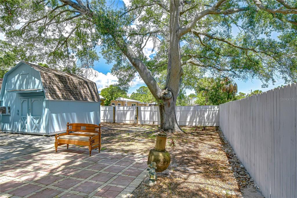 Active With Contract: $500,000 (3 beds, 2 baths, 1664 Square Feet)