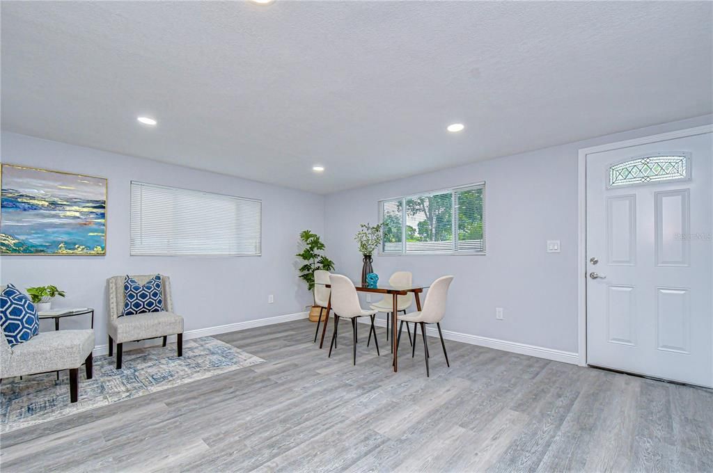 Active With Contract: $500,000 (3 beds, 2 baths, 1664 Square Feet)