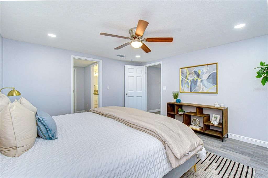 Active With Contract: $500,000 (3 beds, 2 baths, 1664 Square Feet)
