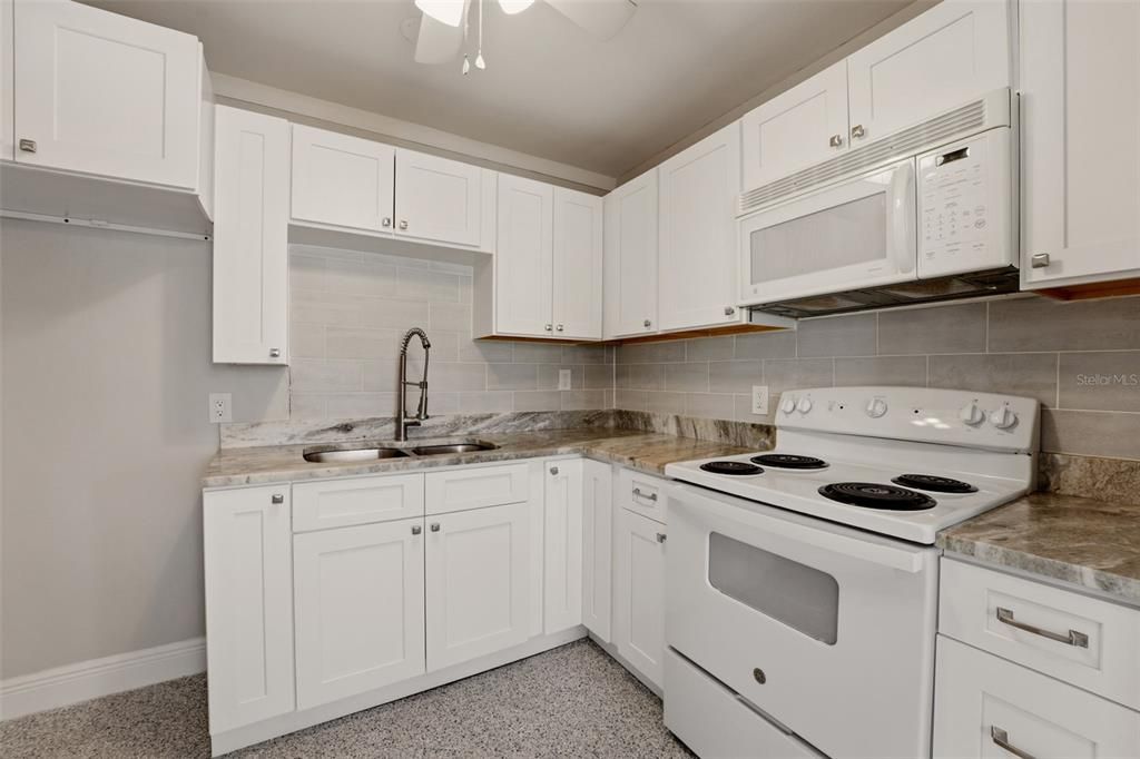 En Venta: $473,000 (3 camas, 0 baños, 1560 Pies cuadrados)