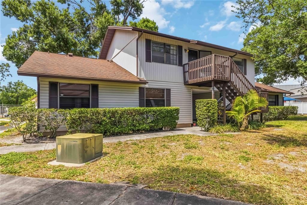На продажу: $134,999 (2 спален, 2 ванн, 875 Квадратных фут)