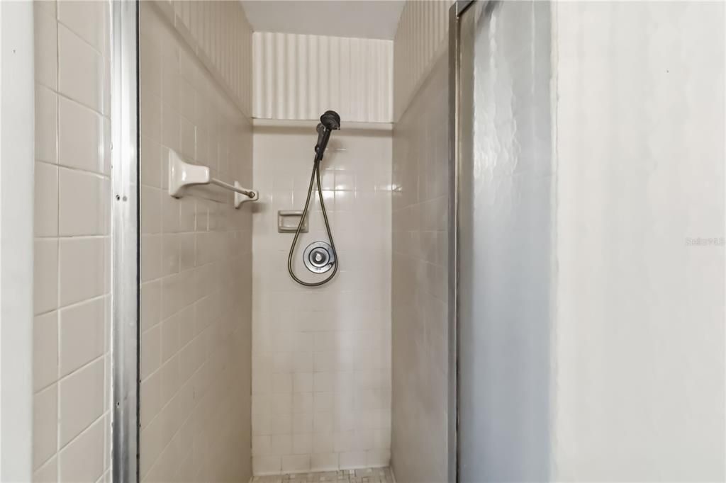 На продажу: $134,999 (2 спален, 2 ванн, 875 Квадратных фут)