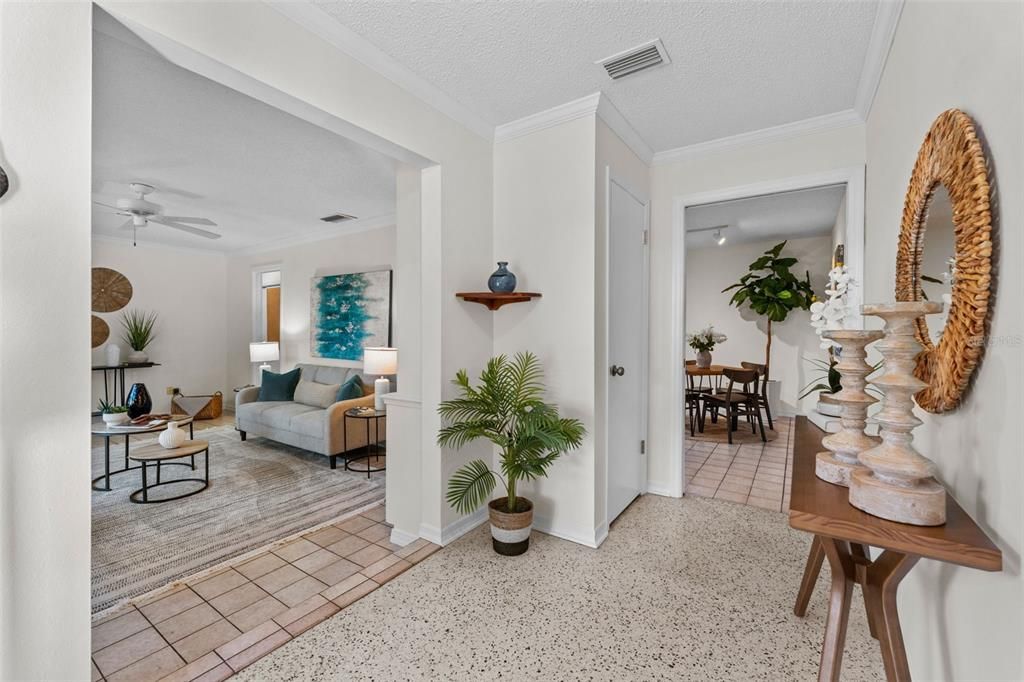 Activo con contrato: $540,000 (5 camas, 2 baños, 2292 Pies cuadrados)