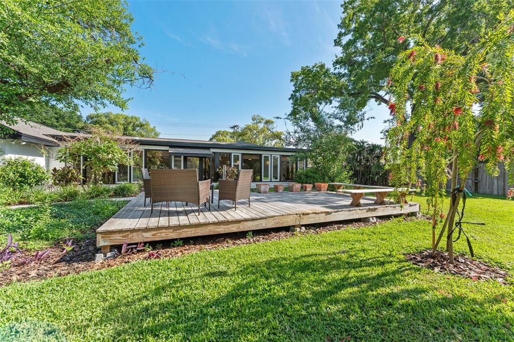 Activo con contrato: $540,000 (5 camas, 2 baños, 2292 Pies cuadrados)