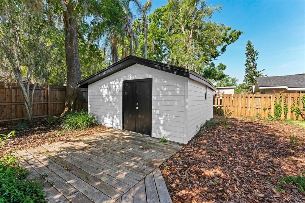 Activo con contrato: $540,000 (5 camas, 2 baños, 2292 Pies cuadrados)
