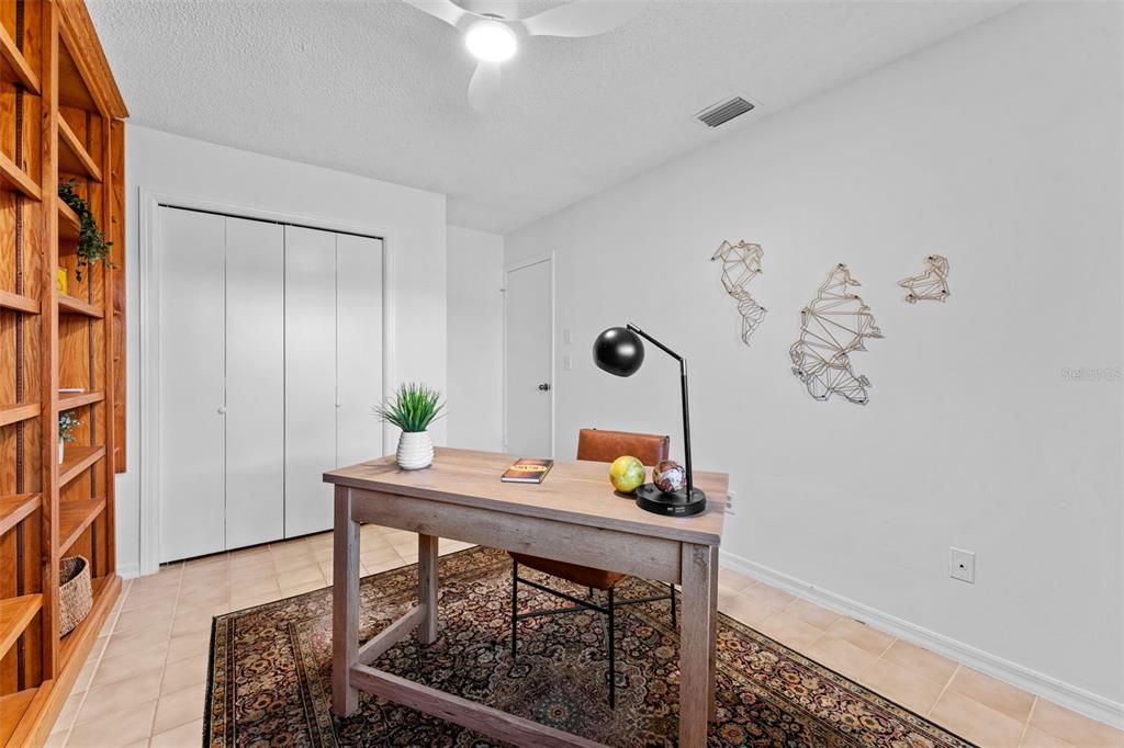 Activo con contrato: $540,000 (5 camas, 2 baños, 2292 Pies cuadrados)