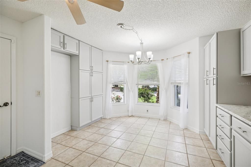 For Sale: $650,000 (3 beds, 3 baths, 2478 Square Feet)