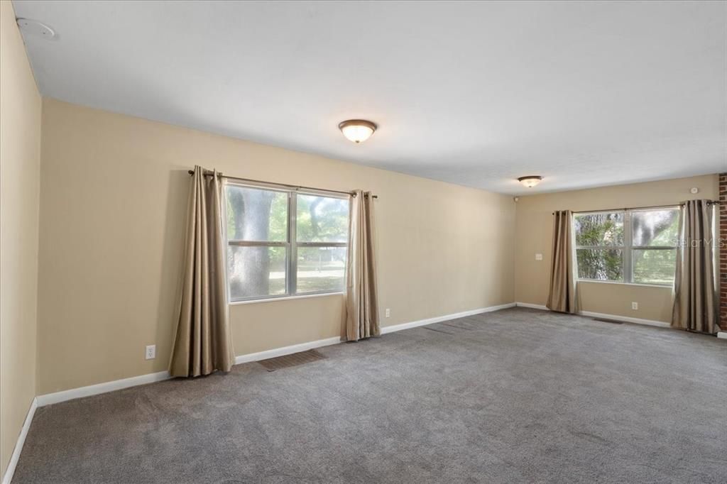 For Sale: $224,900 (2 beds, 2 baths, 1440 Square Feet)