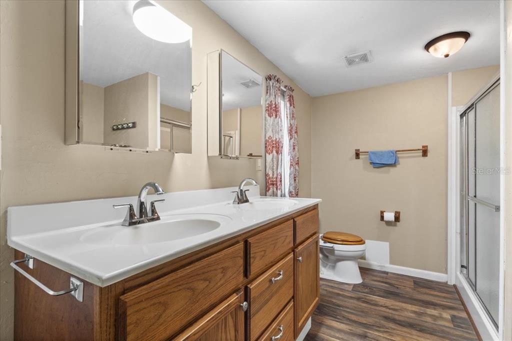 For Sale: $224,900 (2 beds, 2 baths, 1440 Square Feet)