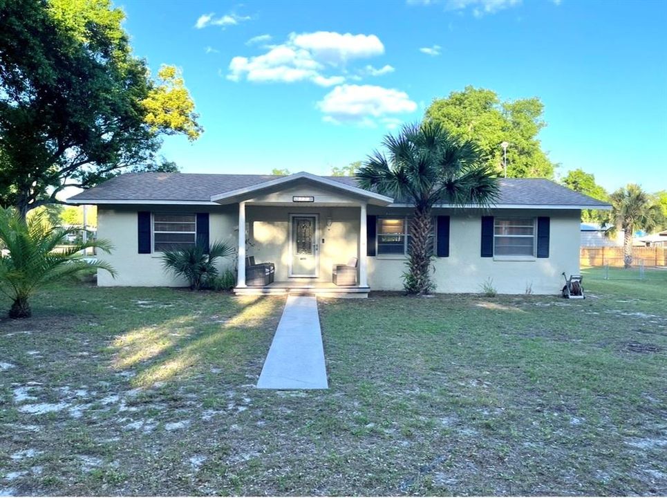 For Sale: $310,000 (3 beds, 2 baths, 1300 Square Feet)