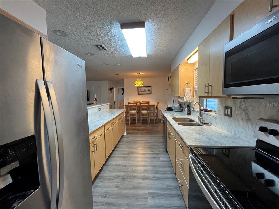 For Sale: $310,000 (3 beds, 2 baths, 1300 Square Feet)