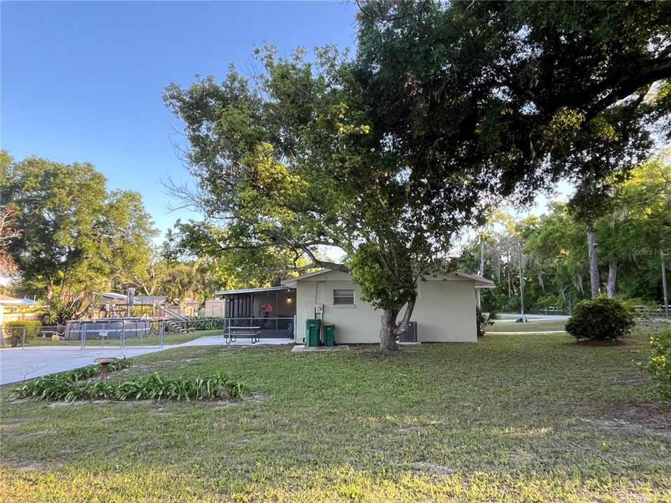 For Sale: $310,000 (3 beds, 2 baths, 1300 Square Feet)