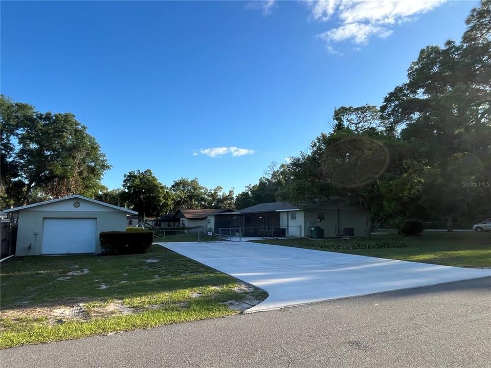 For Sale: $310,000 (3 beds, 2 baths, 1300 Square Feet)